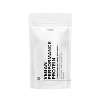 Ein weißer, wiederverschließbarer Beutel mit der Aufschrift DALUMA VEGANES PERFORMANCE PROTEIN NEUTRAL und grünem und schwarzem Text. Dieses vegane Protein enthält biologische Zutaten, einen vollständigen Aminosäurekomplex und einen neutralen Geschmack.