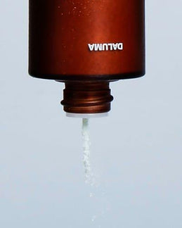 Eine braune Flasche mit der Aufschrift 